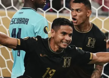 Honduras vence a Panamá en penales y avanza a semifinales de la Copa Oro 2025