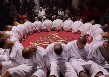 Bukele continúa respondiendo con ironía a desfile en París que critica su guerra contra las pandillas