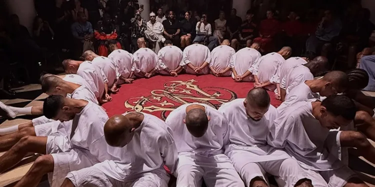 Bukele continúa respondiendo con ironía a desfile en París que critica su guerra contra las pandillas