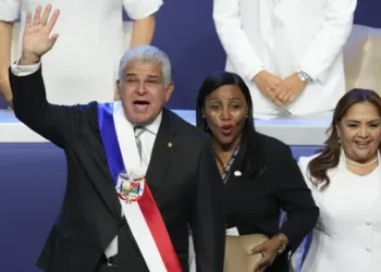 Primer año de gobierno de Mulino entre avances migratorios, tensiones sociales y desafíos económicos