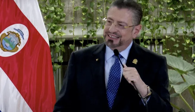 Fiscalía costarricense acusa al presidente Chaves y seis funcionarios por fondos ilícitos en campaña 2022