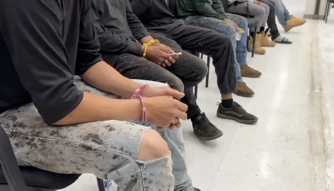 Migración EEUU ha arrestado a más de 1,000 trabajadores indocumentados en operativos en centros de trabajo