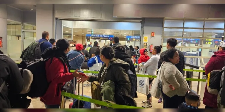 España recibe a 35 refugiados nicaragüenses reasentados desde Costa Rica