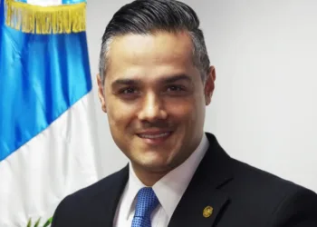 Juzgado emite orden de captura contra exdiputado guatemalteco por negarse a pagar pensión alimenticia