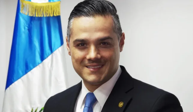 Juzgado emite orden de captura contra exdiputado guatemalteco por negarse a pagar pensión alimenticia