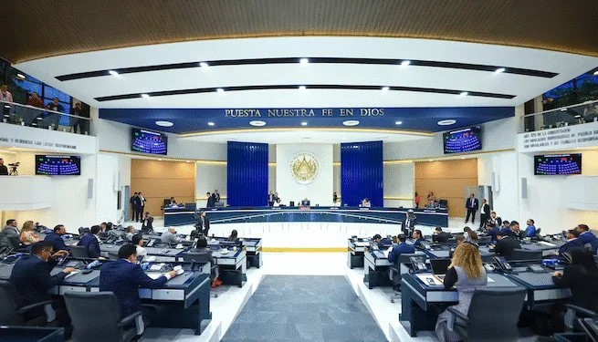 La reelección presidencial indefinida aprobada y ratificada en El Salvador de manera exprés