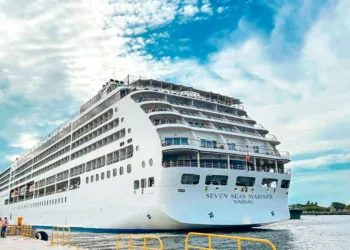 Crucero Seven Seas Mariner en Puerto Quetzal durante la temporada 2024-2025. /Inguat