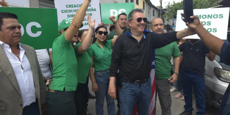 Candidato hondureño propone alquilar cárceles de El Salvador para encarcelar a corruptos y criminales