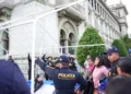 Tensión entre el gobierno de Guatemala y el sindicato docente escala con sanciones y nuevas marchas