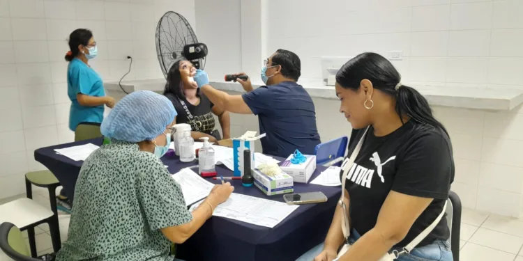 Centroamérica enfrenta un nuevo repunte de Covid-19 en medio de alerta regional por subvariante “Nimbus”