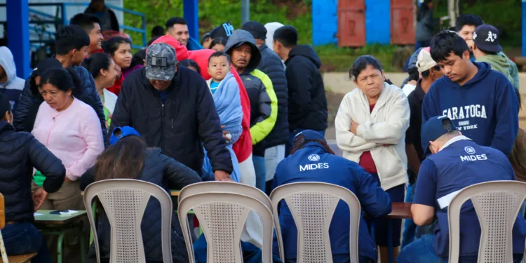 Más de 500 personas son trasladadas a albergues en la frontera de Guatemala con El Salvador debido a los daños por actividad sísmica
