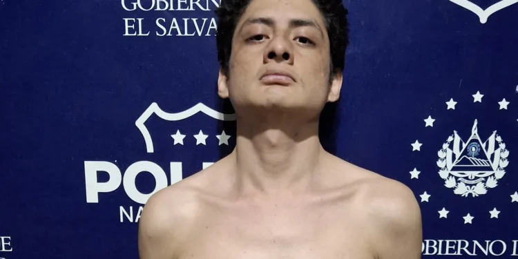 Guatemala entrega a El Salvador a Mongol, pandillero de la MS-13 capturado en operativo antiextorsión