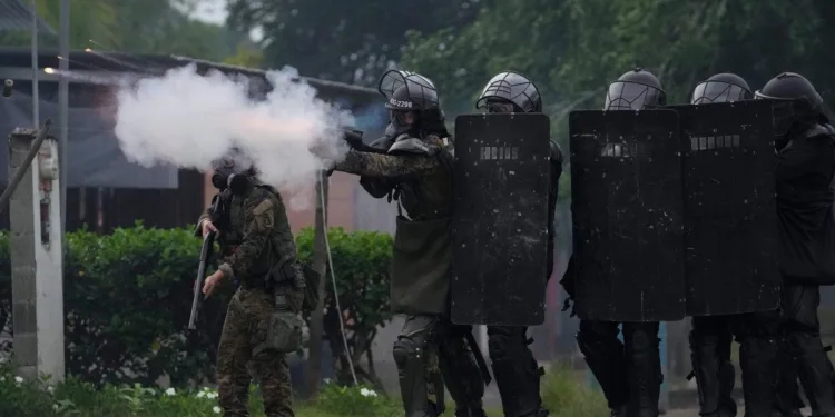 Presidente Mulino niega uso de armas letales en Bocas del Toro pese a reportes de prensa