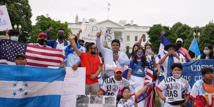 Presidenta de Honduras reconoce el duro golpe del fin del TPS y trata de transmitir apoyo a migrantes afectados