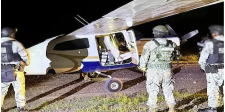 Bukele niega vínculo de El Salvador con avioneta interceptada y exige rectificación del secretario de Seguridad de México