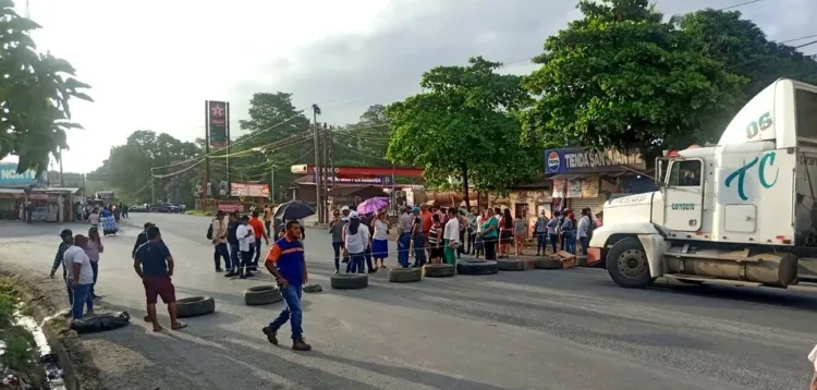Arévalo condena bloqueos durante emergencia por sismos y ordena garantizar libre circulación