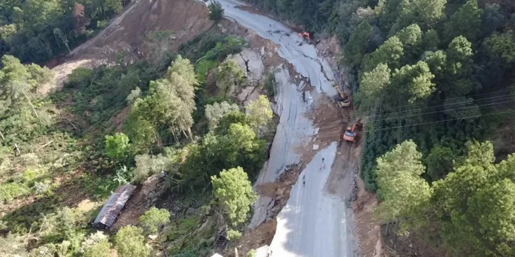 Habilitan paso provisional en carretera en Honduras cerca de paso trifronterizo con Guatemala y El Salvador
