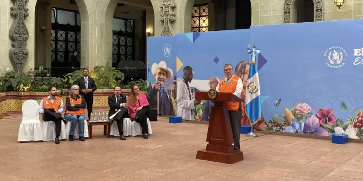 Arévalo critica trato desigual en la justicia tras excarcelación de exfuncionario investigado por corrupción