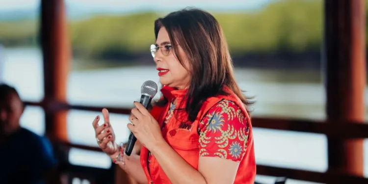 La candidata oficialista hondureña no participará en debates y su partido respalda su decisión