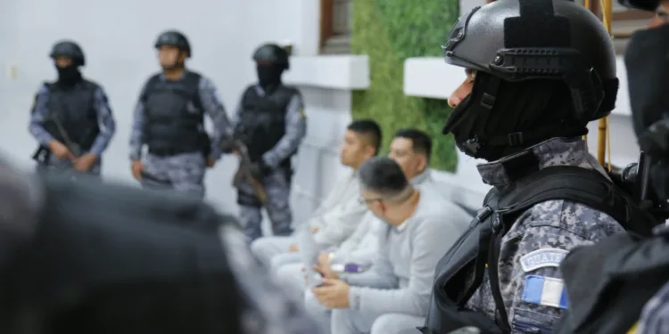 Cuatro presuntos narcotraficantes guatemaltecos extraditados a Estados Unidos
