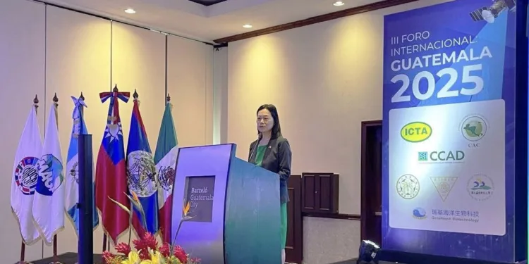 Taiwán comparte tecnologías avanzadas en Guatemala para combatir enfermedades en plantaciones de banano