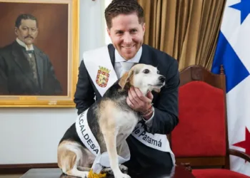 Alcalde de Panamá enfrenta solicitud de revocatoria de mandato y dice que son politiquerías