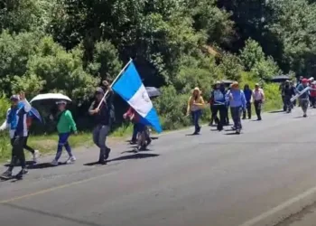 Maestros sindicalistas de Guatemala desafían resoluciones y mantienen protestas