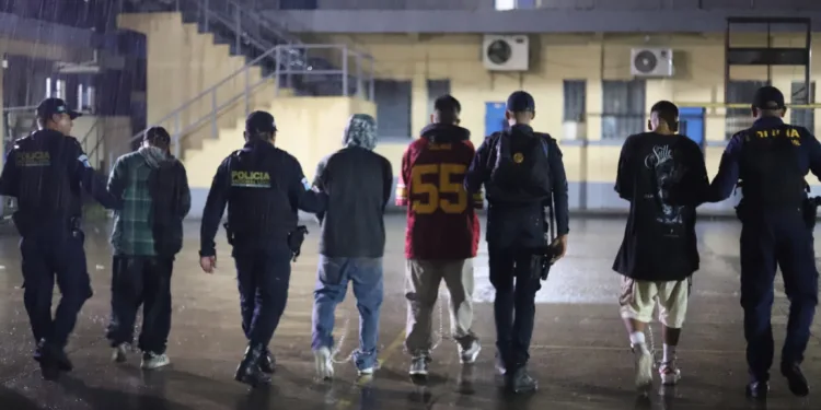 Cinco pandilleros son procesados por doble homicidio dentro de una cárcel de Guatemala