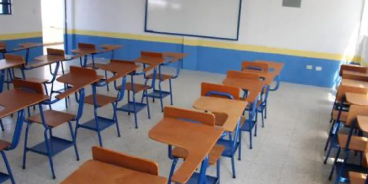 Más de 3,500 escuelas siguen cerradas pese a órdenes judiciales, alerta el Ministerio de Educación guatemalteco