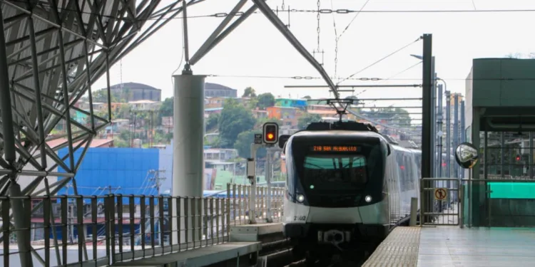 Presidente anuncia que flota de trenes de la Línea 3 del Metro de Panamá ya está completa