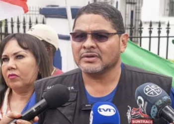 Emiten alerta roja de Interpol contra el dirigente sindical panameño Saúl Méndez por presunto fraude financiero