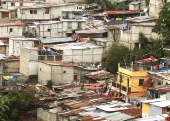 Relator de la ONU urge a Guatemala detener desalojos y garantizar acceso a vivienda digna