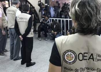 Misión de la OEA llega a Honduras en medio de tensiones por sistema de conteo electoral