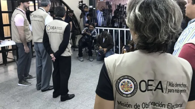 Misión de la OEA llega a Honduras en medio de tensiones por sistema de conteo electoral