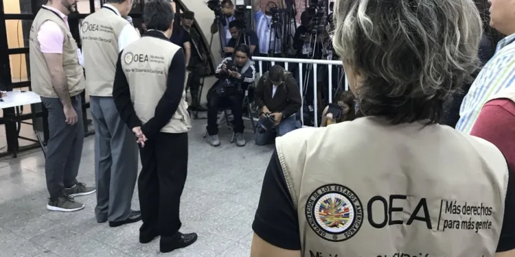 Misión de la OEA llega a Honduras en medio de tensiones por sistema de conteo electoral
