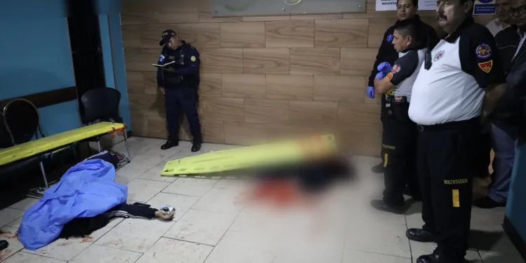Guatemala: 7 muertos y 13 heridos en ataque armado durante velorio en funeraria de la capital