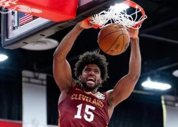 El nicaragüense Norchad Omier brilla en la NBA Summer League