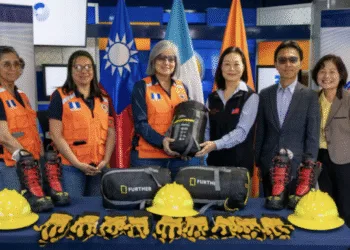 Taiwán dona equipo para enfrentar temporada de incendios forestales en Guatemala