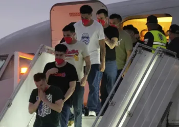 ONG responsabiliza a El Salvador y Estados Unidos por presuntas violaciones a derechos humanos de venezolanos