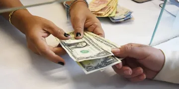 Remesas rompen récord en Centroamérica pese a la ofensiva antiinmigrante y anuncio de un nuevo impuesto en Estados Unidos