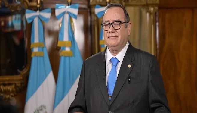 Expresidente guatemalteco Giammattei enfrenta antejuicio por corrupción y evasión
