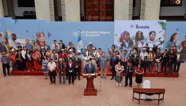 Presidente guatemalteco propone ley para impulsar inversión pública en pueblos indígenas