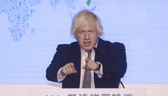 Boris Johnson insta a reforzar lazos con Taiwán ante presión de China