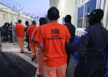 Cárceles en Guatemala al borde del colapso: más de 10 mil presos en prisión preventiva y un hacinamiento crítico