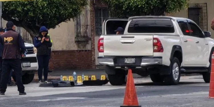 Atentado armado contra diputado en Guatemala deja a su guardaespaldas muerto