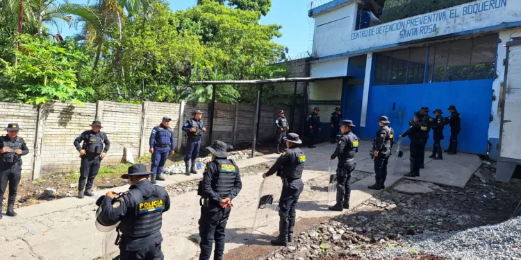 Guatemala: liberan a cinco guardias penitenciarios retenidos en la cárcel de El Boquerón en medio de ola de motines