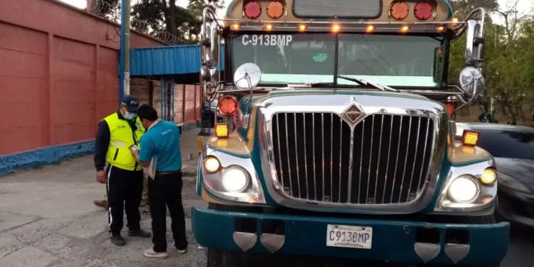Gobierno de Guatemala autoriza circulación de autobuses extraurbanos sin límite de antigüedad