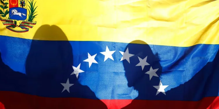 Panamá extiende seis meses el uso de pasaportes vencidos para venezolanos