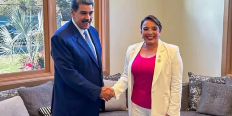 Xiomara Castro y la dictadura de Nicaragua respaldan a Nicolás Maduro tras recompensa de $50 millones de EE UU
