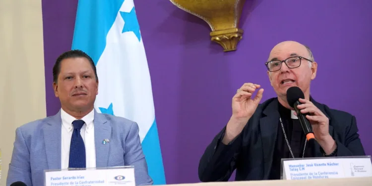 Excanciller y candidato oficialista acusa de motivaciones políticas a marcha convocada por iglesias en Honduras